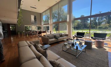 Casa Highland Park, Pilar