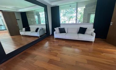 Casa Highland Park, Pilar
