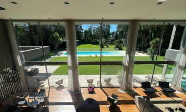 Casa Highland Park, Pilar