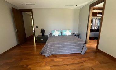 Casa Highland Park, Pilar