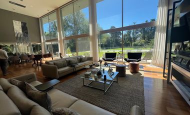 Casa Highland Park, Pilar