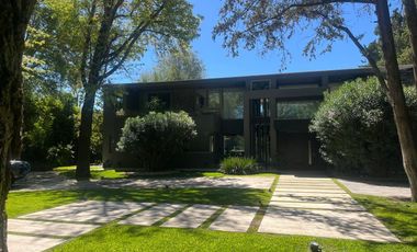 Casa Highland Park, Pilar