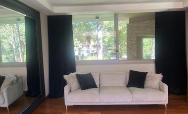 Casa Highland Park, Pilar
