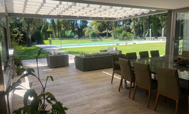 Casa Highland Park, Pilar