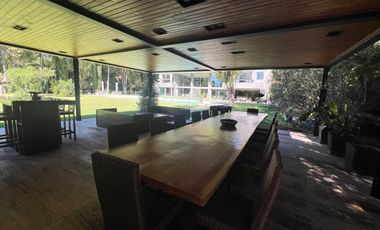 Casa Highland Park, Pilar