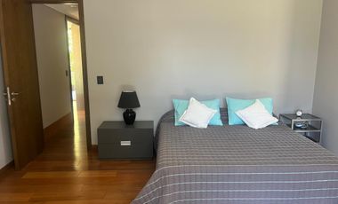 Casa Highland Park, Pilar