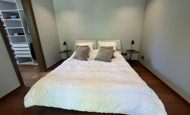 Casa Highland Park, Pilar