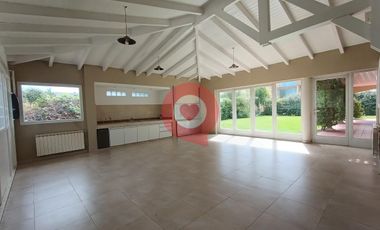 Casa en Comahue Golf Club en Alquiler