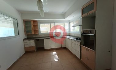Casa en Comahue Golf Club en Alquiler