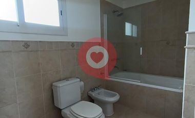 Casa en Comahue Golf Club en Alquiler