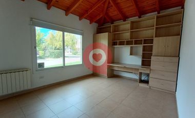 Casa en Comahue Golf Club en Alquiler