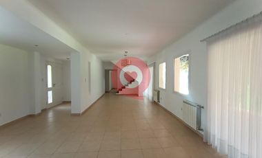 Casa en Comahue Golf Club en Alquiler