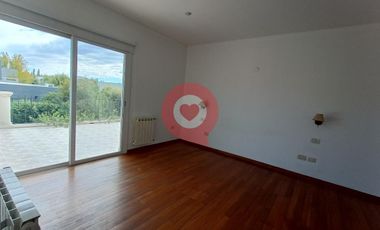 Casa en Comahue Golf Club en Alquiler