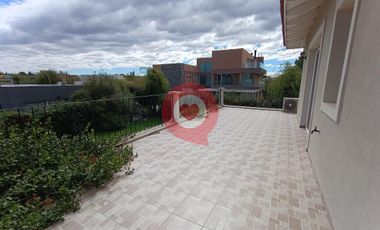 Casa en Comahue Golf Club en Alquiler