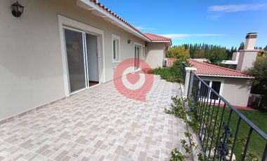 Casa en Comahue Golf Club en Alquiler