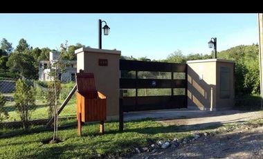 Casa en complejo de 2 hab - pileta - cochera - jacuzzi