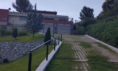 Casa en complejo de 2 hab - pileta - cochera - jacuzzi