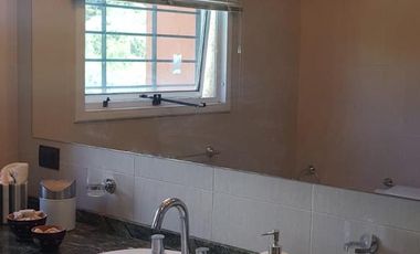 Casa en complejo de 2 hab - pileta - cochera - jacuzzi