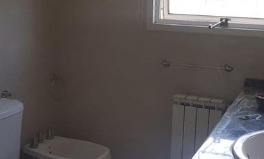Casa en complejo de 2 hab - pileta - cochera - jacuzzi