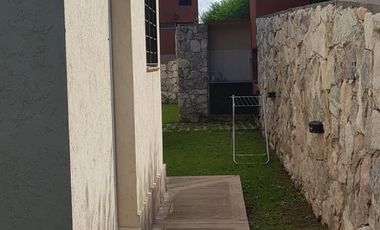 Casa en complejo de 2 hab - pileta - cochera - jacuzzi