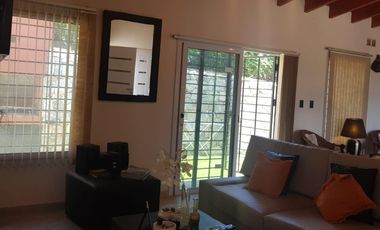 Casa en complejo de 2 hab - pileta - cochera - jacuzzi