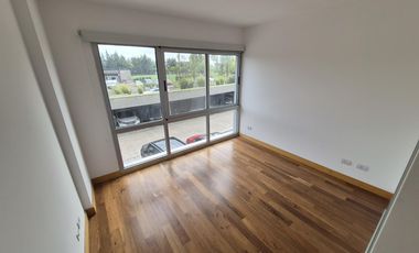 Lindísimo departamento de 3 amb. en PB con galería y jardín propios