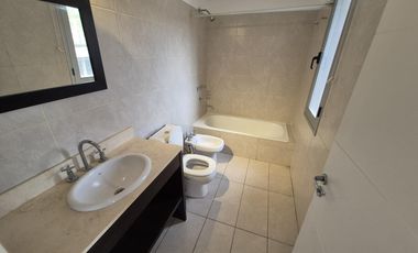 Lindísimo departamento de 3 amb. en PB con galería y jardín propios