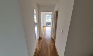 Lindísimo departamento de 3 amb. en PB con galería y jardín propios