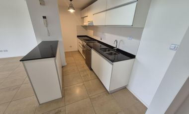Lindísimo departamento de 3 amb. en PB con galería y jardín propios