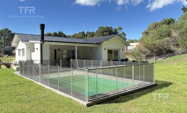 Venta en Senderos 3 Costa Esmeralda - Gas Natural y Pileta – Luminosa y 3 habitaciones