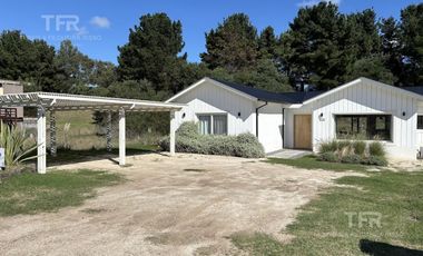 Venta en Senderos 3 Costa Esmeralda - Gas Natural y Pileta – Luminosa y 3 habitaciones