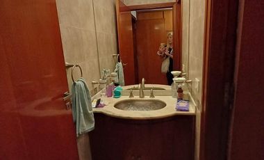 Casa en Quilmes 6 Ambientes con Pileta y Cochera - EXCELENTE ESTADO