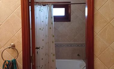 Casa en Quilmes 6 Ambientes con Pileta y Cochera - EXCELENTE ESTADO