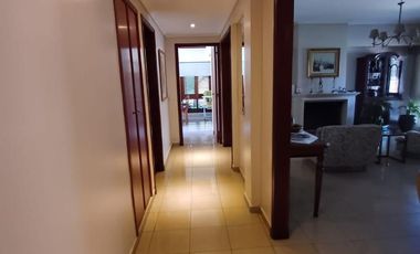 Casa en Quilmes 6 Ambientes con Pileta y Cochera - EXCELENTE ESTADO