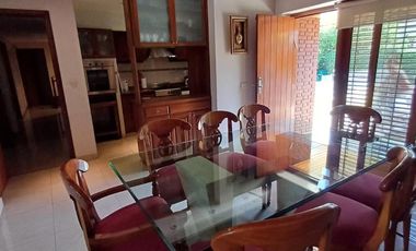 Casa en Quilmes 6 Ambientes con Pileta y Cochera - EXCELENTE ESTADO