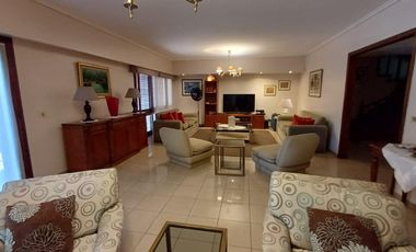 Casa en Quilmes 6 Ambientes con Pileta y Cochera - EXCELENTE ESTADO