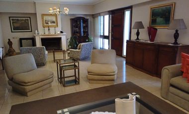 Casa en Quilmes 6 Ambientes con Pileta y Cochera - EXCELENTE ESTADO