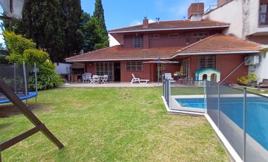 Casa en Quilmes 6 Ambientes con Pileta y Cochera - EXCELENTE ESTADO