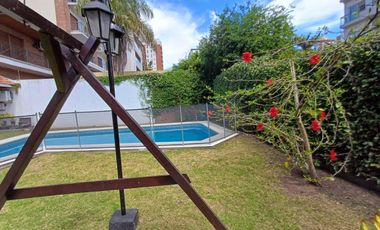 Casa en Quilmes 6 Ambientes con Pileta y Cochera - EXCELENTE ESTADO