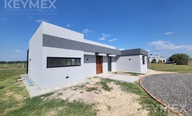 Casa 4 ambientes alquiler Los Juncos a estrenar barrio cerrado