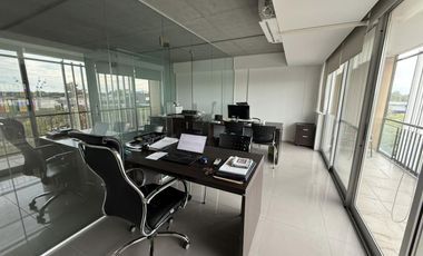 Oficina en Puerta Norte 1