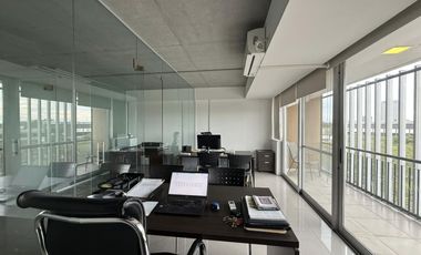 Oficina en Puerta Norte 1