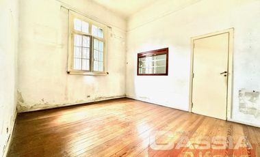 CHALET 6 AMBIENTES APTO PROFESIONAL BANFIELD RESIDENCIAL, CON COCHERA, JARDIN, TERRAZA