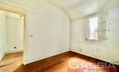 CHALET 6 AMBIENTES APTO PROFESIONAL BANFIELD RESIDENCIAL, CON COCHERA, JARDIN, TERRAZA