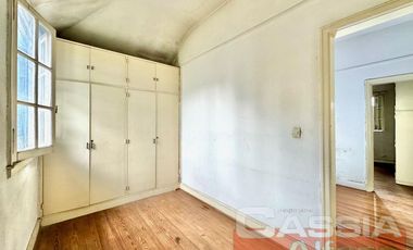 CHALET 6 AMBIENTES APTO PROFESIONAL BANFIELD RESIDENCIAL, CON COCHERA, JARDIN, TERRAZA