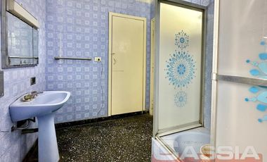 CHALET 6 AMBIENTES APTO PROFESIONAL BANFIELD RESIDENCIAL, CON COCHERA, JARDIN, TERRAZA