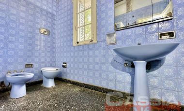 CHALET 6 AMBIENTES APTO PROFESIONAL BANFIELD RESIDENCIAL, CON COCHERA, JARDIN, TERRAZA