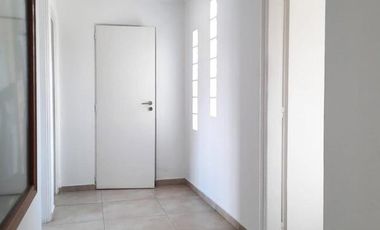 VENTA GALPON CON CASA DE 5 AMBIENTES EN BLANCO ESCALADA