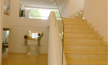 CASA EN VENTA EN BOSQUES DE LAS LOMAS