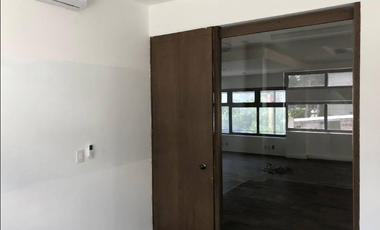 OFICINA EN RENTA CON LOCAL COMERCIAL